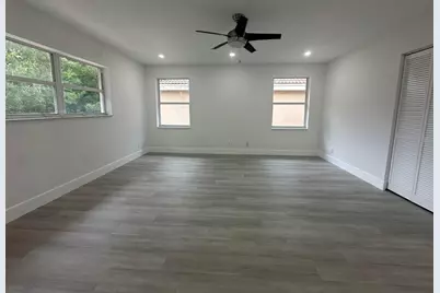 10702 NW 1st Court, Plantation, FL 33324 - Photo 15
