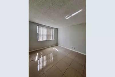 706 Executive Center Drive #28, West Palm Beach, FL 33401 - Photo 9