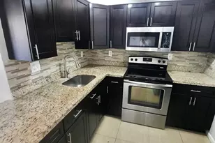 706 Executive Center Dr, West Palm Beach, FL 33401 - Photo 1