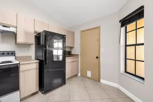 9665 NW 76th Ct, Tamarac, FL 33321 - Photo 5