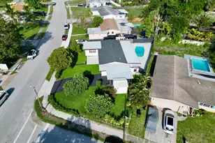 1319 Crest Dr, Lake Worth, FL 33461 - Photo 17