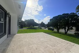 1319 Crest Dr, Lake Worth, FL 33461 - Photo 7