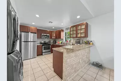 10151 NW 3rd Street, Pembroke Pines, FL 33026 - Photo 5