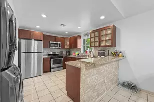 10151 NW 3rd St, Pembroke Pines, FL 33026 - Photo 5
