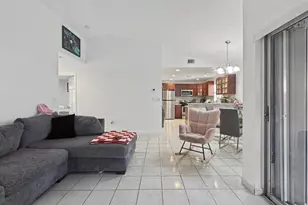 10151 NW 3rd St, Pembroke Pines, FL 33026 - Photo 9