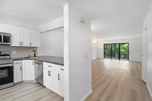 341 Lakeview Dr, Weston, FL 33326 - Photo 7