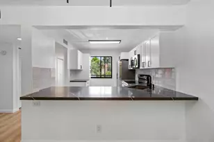 341 Lakeview Dr, Weston, FL 33326 - Photo 11