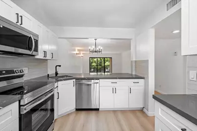 341 Lakeview Drive #203, Weston, FL 33326 - Photo 9