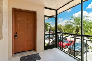 341 Lakeview Dr, Weston, FL 33326 - Photo 5