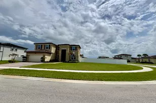 7401 NW Farnsworth Circle NW, Port Saint Lucie, FL 34987 - Photo 3