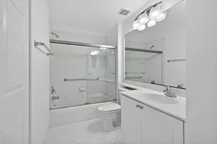 7775 Yardley Dr, Tamarac, FL 33321 - Photo 15