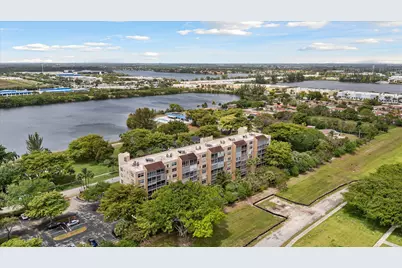 4570 NW 18th Avenue #704, Deerfield Beach, FL 33064 - Photo 31