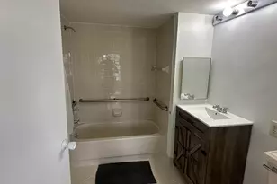 208 Lake Pointe Dr, Oakland Park, FL 33309 - Photo 15