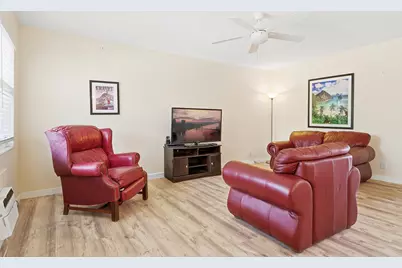 142 Norwich F, West Palm Beach, FL 33417 - Photo 5