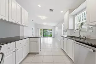 8137 Montserrat Pl, Wellington, FL 33414 - Photo 5