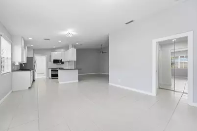 8137 Montserrat Place, Wellington, FL 33414 - Photo 9