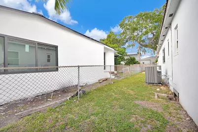 2200 SW 23rd Terrace, Miami, FL 33145 - Photo 47