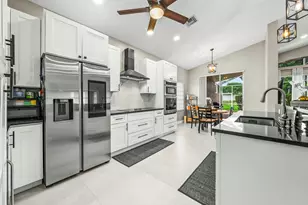 9989 Torino Dr, Lake Worth, FL 33467 - Photo 9