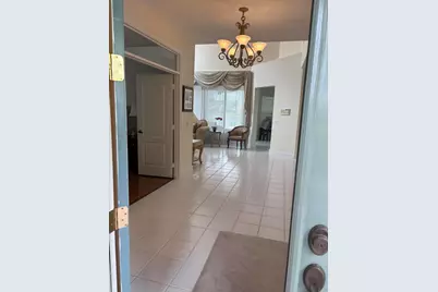 927 Augusta Pointe Drive, Palm Beach Gardens, FL 33418 - Photo 5