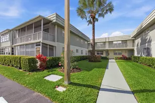 284 Flanders F, Delray Beach, FL 33484 - Photo 3