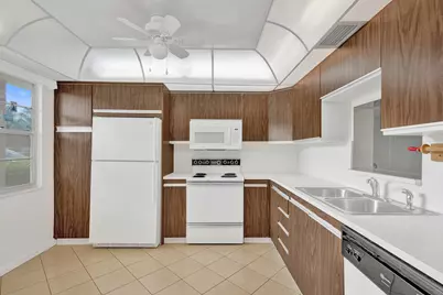 2303 Lucaya Lane #E1, Coconut Creek, FL 33066 - Photo 7