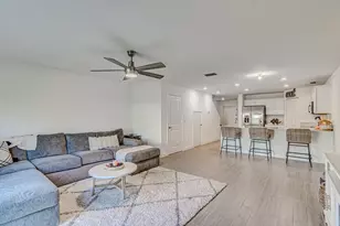 5007 Woods Edge Cir, Riviera Beach, FL 33410 - Photo 7