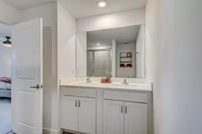 5007 Woods Edge Circle, Riviera Beach, FL 33410 - Photo 15