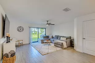 5007 Woods Edge Cir, Riviera Beach, FL 33410 - Photo 9