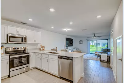 5007 Woods Edge Circle, Riviera Beach, FL 33410 - Photo 3