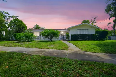 321 E Chaminade Drive, Hollywood, FL 33021 - Photo 13