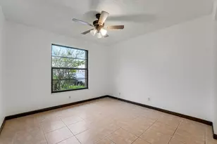 126 Sherwood Cir, Jupiter, FL 33458 - Photo 13