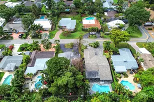 1727 NE 37th St, Oakland Park, FL 33334 - Photo 25