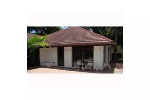 8433 Forest Hills Dr, Coral Springs, FL 33065 - Photo 9