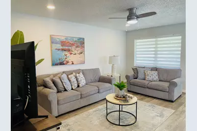 277 Chatham N, West Palm Beach, FL 33417 - Photo 9