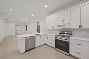 633 55th St, West Palm Beach, FL 33407 - Photo 11