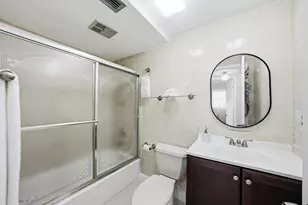 2900 Sunrise Lakes Dr W, Sunrise, FL 33322 - Photo 17