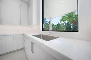 1550 Ponce de Leon Dr, Fort Lauderdale, FL 33316 - Photo 15