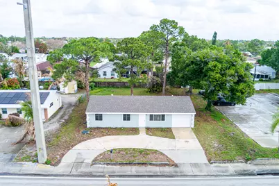 651 SE Port St Lucie Boulevard, Port Saint Lucie, FL 34984 - Photo 7