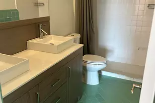 704 NE 20th Ave, Fort Lauderdale, FL 33304 - Photo 11