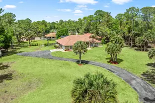 2559 Palm Deer Dr, Loxahatchee, FL 33470 - Photo 11