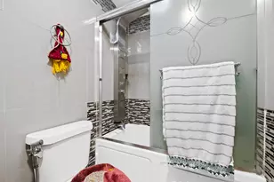 10443 E Clairmont Cir, Tamarac, FL 33321 - Photo 17