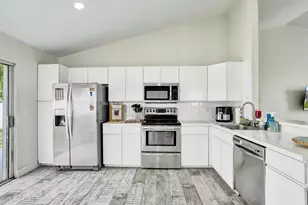 8467 Dynasty Dr, Boca Raton, FL 33433 - Photo 15