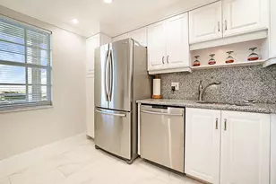 575 Oaks Ln, Pompano Beach, FL 33069 - Photo 15