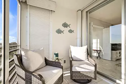 575 Oaks Lane #703, Pompano Beach, FL 33069 - Photo 11