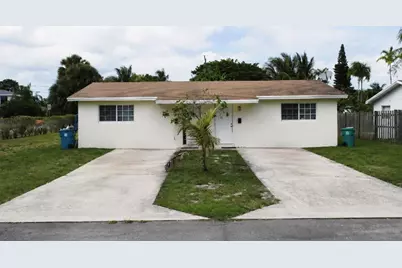 203 SE 4th Avenue, Boynton Beach, FL 33435 - Photo 1