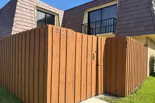 521 Springdale Cir, Palm Springs, FL 33461 - Photo 3