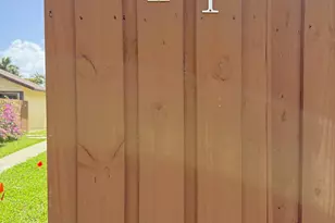 521 Springdale Cir, Palm Springs, FL 33461 - Photo 9