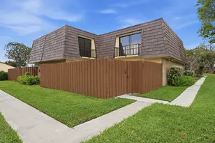 521 Springdale Cir, Palm Springs, FL 33461 - Photo 1