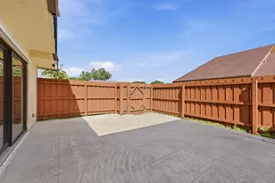 521 Springdale Cir, Palm Springs, FL 33461 - Photo 27