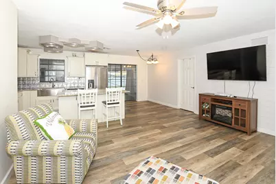 764 SE Evergreen Terrace, Port Saint Lucie, FL 34983 - Photo 5